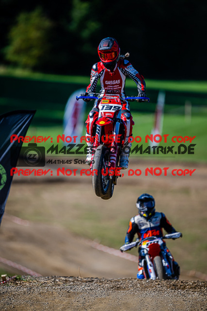 MaZZes_FotoMatrix_220903_1047 | S4