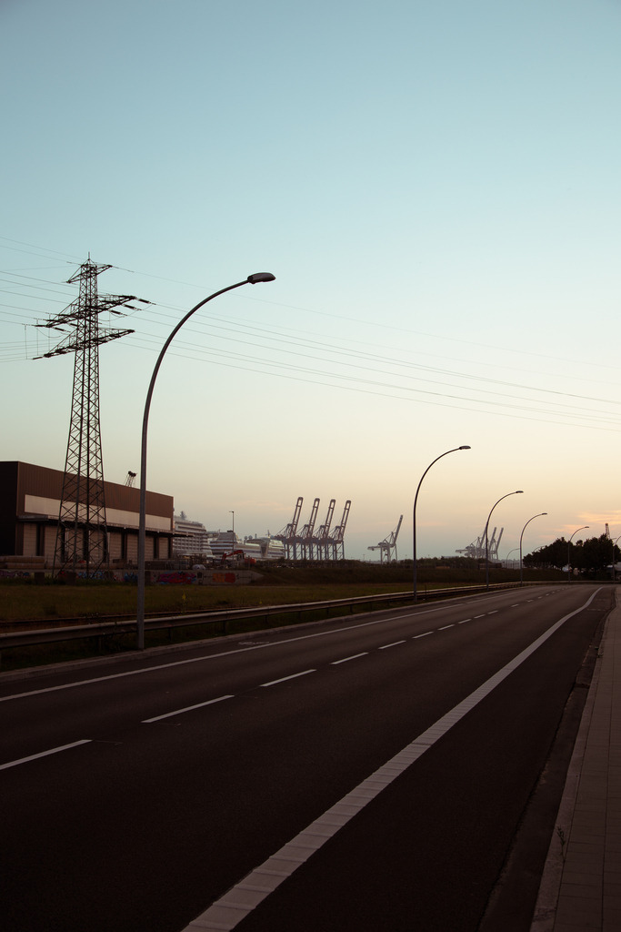 Der echte Hamburger Hafen 04 - URBANISTER | Durch die Stadt gehen, als wohnte man woanders. Fotografie, subjektiver Urbanismus und aktiver Müßiggang. - Realisiert mit Pictrs.com