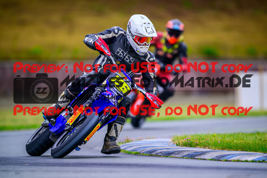 MaZZes_Fotomatrix_20250503_6007705_3828 | UE40