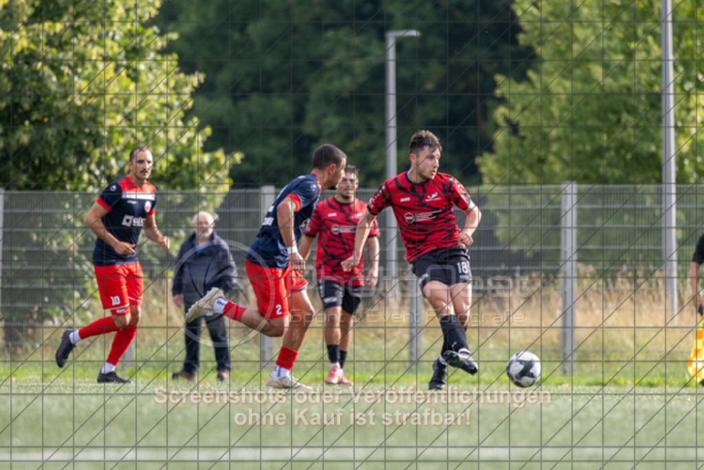 20250726_184355_0120 | #,TSV Bad Boll (rot/schwarz) vs. TSVGG Plattenhardt (blau/rot), Fussball, DB-Regio-WFW-Pokal - wfv, 1.Runde, Saison 2025/2026, Kunstrasenplatz, Erlengarten 37, 73087 Bad Boll, 26.07.2025 - 17:30 Uhr,Foto: PhotoPeet-Sportfotografie/Peter Harich