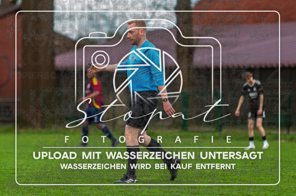 FGFSSGN-1062 | David Grabowski (Schiedsrichter) beim Herren 3. Kreisklasse HK Spiel zwischen FG Fulde-Stellichte II und SG Nordheide III im Fulder Zentralstadion, Fulde (Simon Paul Stopat) - Realisiert mit Pictrs.com
