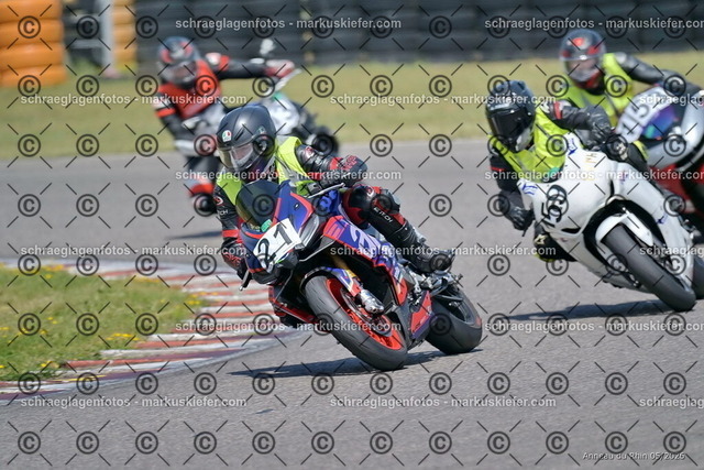 26BT02-1982 | markuskiefer.com - Realisiert mit Pictrs.com
