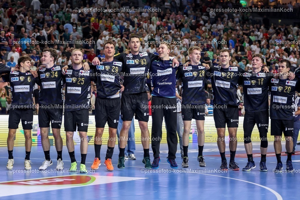 KoeEHF14062501088 | 14.06.2025, Handball, Halbfinale TruckScout24 EHF FINAL4, LANXESS arena Köln, Füchse Berlin - HBC Nantes: Jubel der Füchse Berlin nach dem EInzug  ins Finale. 