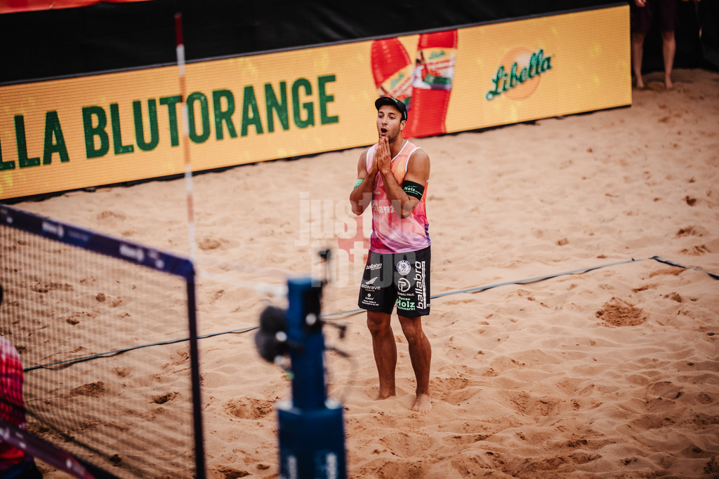 Beachvolleyball | Männer | Allianz German Beach Tour 2025 | Tourstop München | 10.07.2025 | Kim Huber ärgert sich