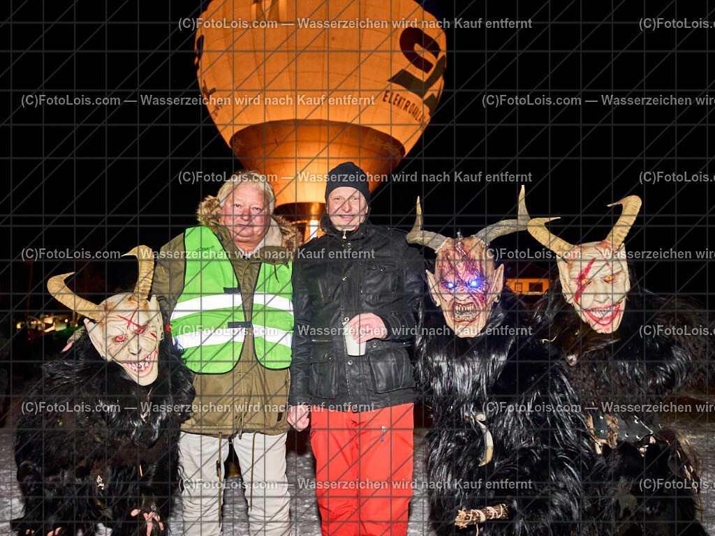 ALP5242_Nacht der Ballone_Prem-Fallmann | NACHT DER BALLONE in Lackenhof am Ötscher, Sa 28. Dezember 2024.Mit einer Schauübung der Bergrettung Lackenhof, dem Ballonclub Ötscherland und den Gaminger Ötscherteufeln unter Zusammenarbeit mit der FF Lackenhof, dem Musikverein, dem Pensionistenverband, dem CampingClub, der Schirmbar und Konditorei Czihak, der Fuchswaldhütte und der Pizzeria Venezia, die für die Verköstigung sorgten, sowie der Ötscherliftgesellschaft, der Gemeinde Gaming und dem Ötscher-Tourismusverband.