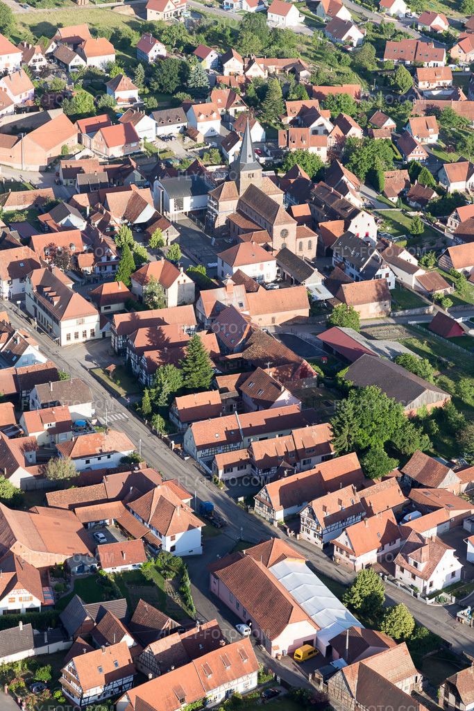 Aerial view: View of the town in Surbourg in the state Bas-Rhin, France.Photo: IMG_100823.jpg taken on 06/08/2017 by Werner Riehm/FLY-FOTO.comResolution of the original: 3648 x 5472 px