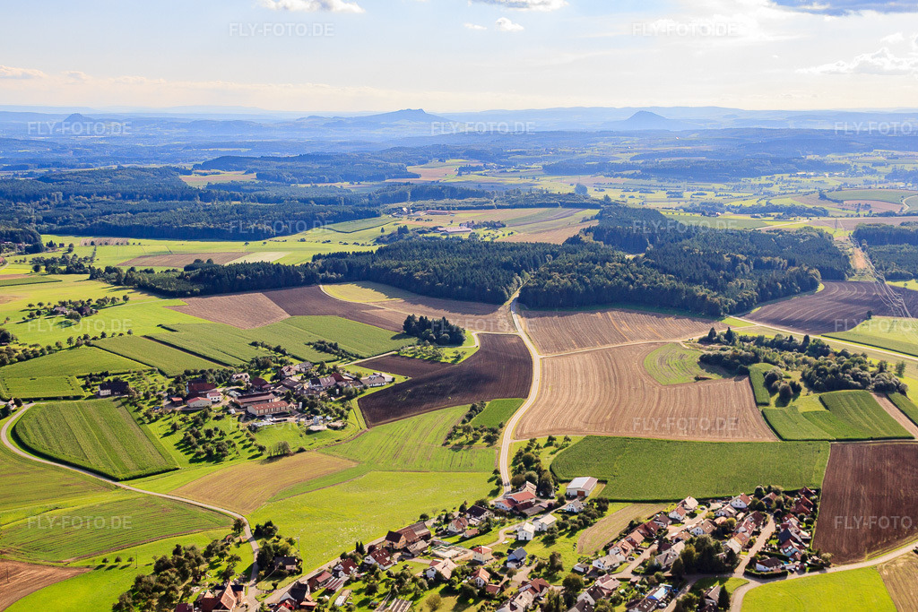 Luftbild: Ortsteil Hecheln im Ortsteil Gallmannsweil in Mühlingen im Bundesland Baden-Württemberg in Deutschland. Foto: IMG_71509.jpg vom 30.08.2014 durch Werner Riehm/FLY-FOTO.deAuflösung des Originals: 4458 x 2972 px