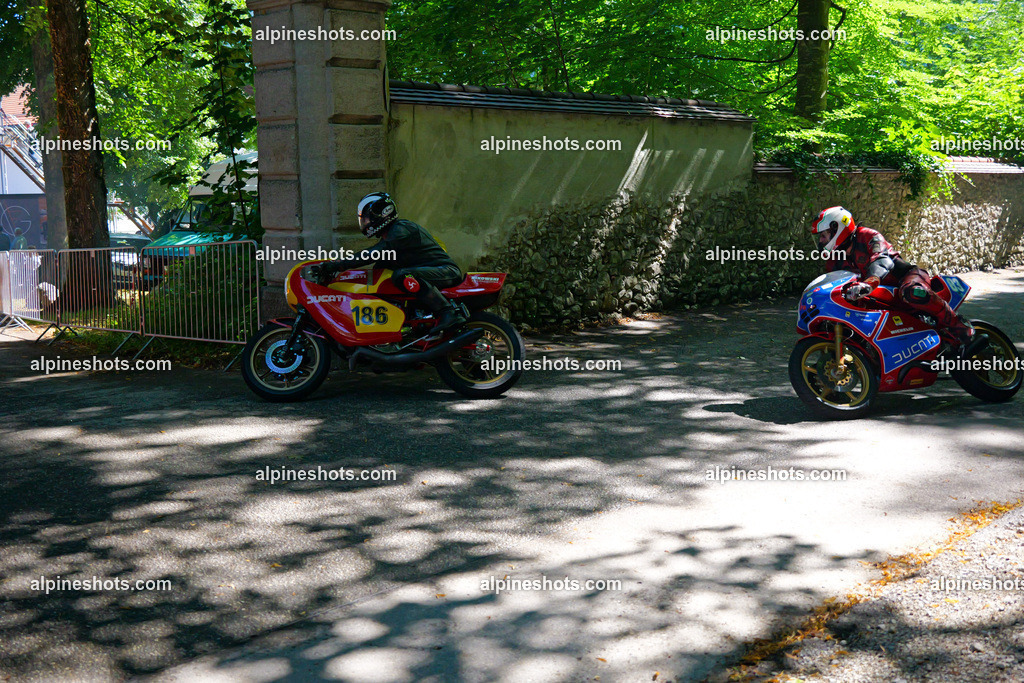 P1026456 | Erleben Sie atemberaubende, hochqualitative Fotos Ihrer Fahrt entlang der malerischen Alpenstraßen. Besuchen Sie alpineshots.com, um professionelle Aufnahmen Ihrer unvergesslichen Reise zu finden und zu kaufen - Realisiert mit Pictrs.com