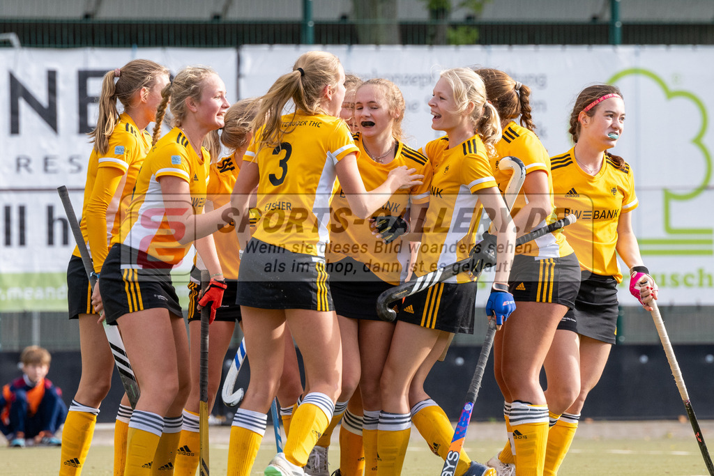 SFE_20231021_0194 | Deutsche Meisterschaft Weibliche U16 Halbfinale Düsseldorfer HC - Harvestehuder THC am 21.10.2023 in Köln (Düsseldorfer Hockeyclub 1905 e.V.), Photo: Stephan Fehrmann 2023 (Sports-Gallery)