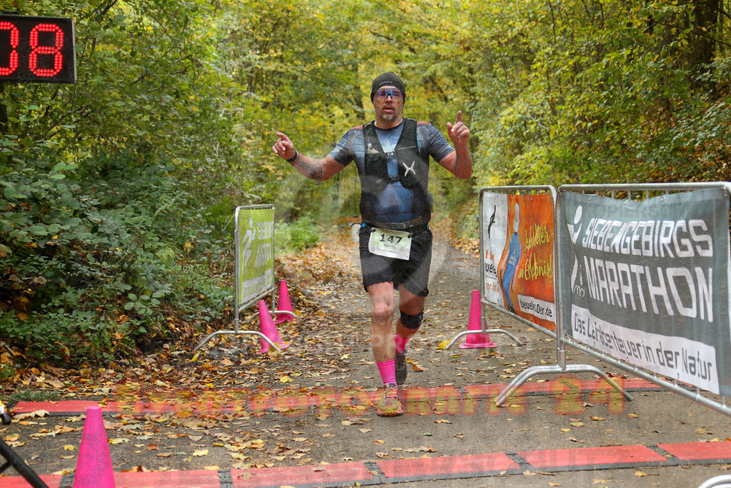 251026_1407_EX1_4118 | Sportfotografie im Rhein-Sieg Kreis, Köln, Bonn, NRW, Rheinland Pfalz, Hessen, etc. Unser Tätigkeitsfeld umfasst den Laufsport vom Volkslauf über den Marathon, Duathlon, Triathon bis zum Ultralauf wie Kölnpfad Ultra oder Schindertrail.