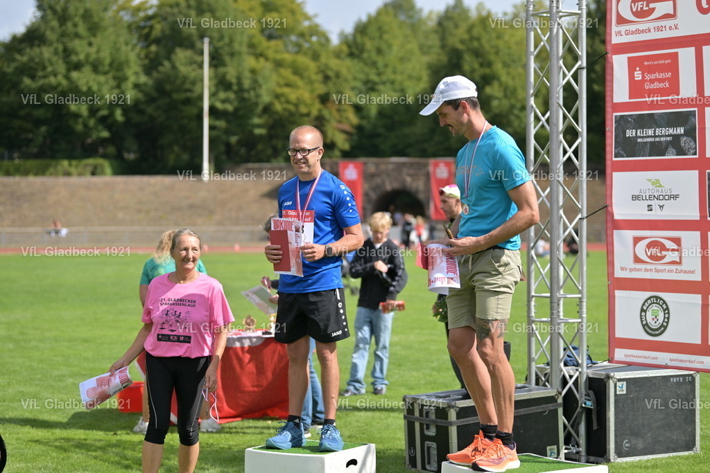 2026-08-23_Sparkassenlauf_Siegerehr_KH_00005 | Die Fotografen - Realisiert mit Pictrs.com