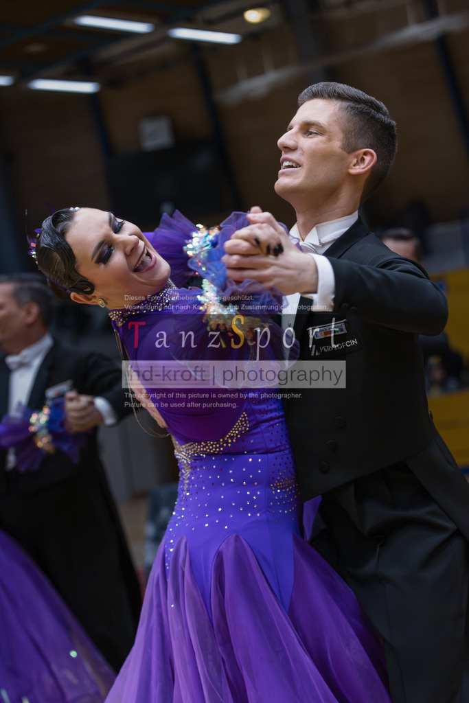 20260110_1BL_Std-Formationen_0811 | Tanzsportbilder, Standardtanz, Lateintanz, WDSF, DTV, LTVB, dancecomp, goc, hessen tanzt, blaues band der spree, walzer, tango, wiener walzer, slowfox, quickstepp, samba, rumba, cha-cha-cha, paso doble. jive, hd-kroft photography, turniertanzsport