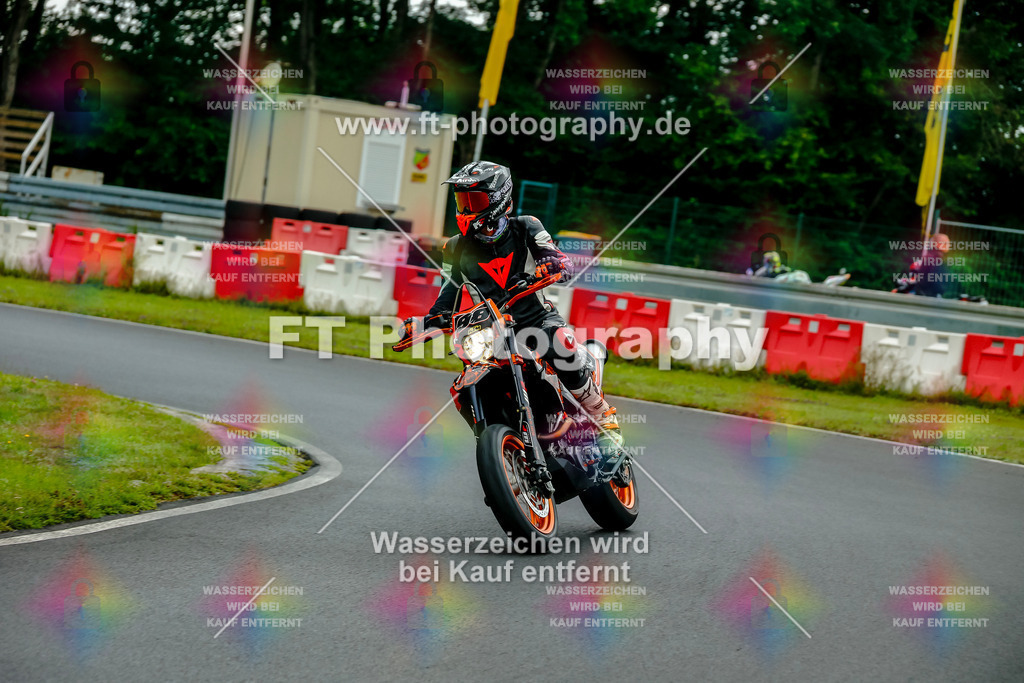 VBK-3724 | Hier findet Ihr Bilder von Touristenfahrten auf der Nürburgring Nordschleife oder von anderen Veranstaltungen die ich besucht habe. Viel Spass beim Durch Schauen 