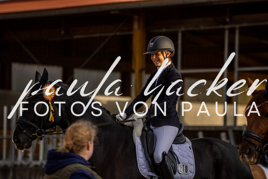 IMG_4694 | Erleben Sie dynamische Sport- und emotionale Tierfotografie in Süddeutschland mit Fotos von Paula. Spezialisiert auf Pferde- und Hundefotografie sowie Sportevents. Kontaktieren Sie mich für einzigartige und ausdrucksstarke Bilder Ihrer besonderen Momente.