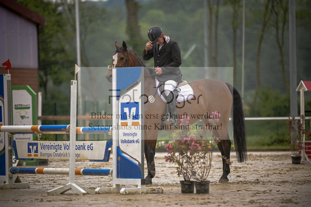 20240505-DOS_7327 | Entdecke hochwertige Reitturnierfotos von Foto Oger. Professionell, emotional und authentisch – jetzt Lieblingsmomente im Shop bestellen.Deutschlandweite Turnierfotografie. - Realisiert mit Pictrs.com