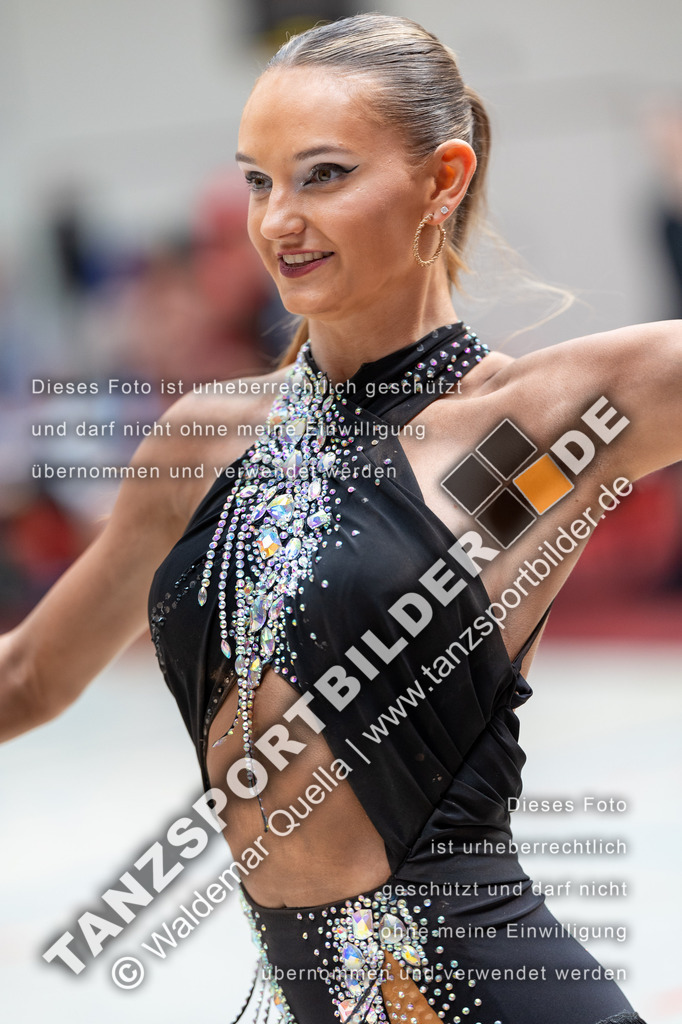 20240810-01800 | Hier finden Sie Tanz Bilder vom Latein und Standard Formationen tanzen. Sportbilder vom Tanzsport. Schöne Fotos und von Weltmeisterschaft, Europameisterschaft, Bundesliga, Regionalliga, Oberliga und Landesliga sowie von GOC Stuttgart, DanceComp, WM Bremen