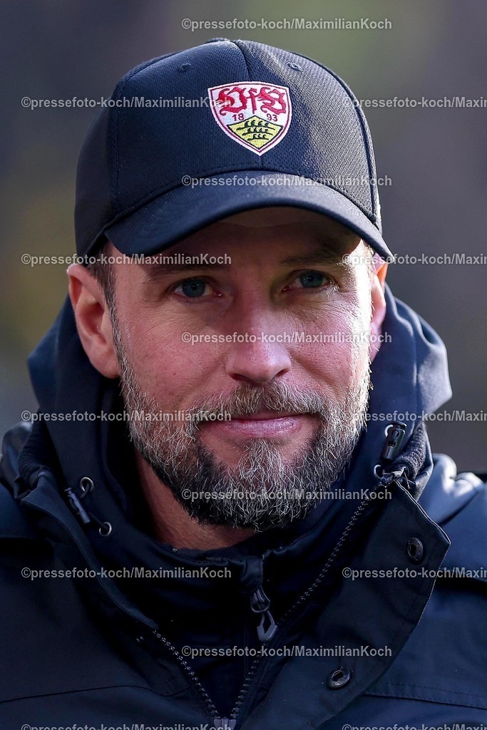 BVB08022502191 | 08.02.2025, Fußball, Borussia Dortmund - VfB Stuttgart, 1. Fußball Bundesliga, 21. Spieltag, Signal Iduna Park, Saison 2024 2025: Sebastian Hoeneß (Cheftrainer VfB Stuttgart)DFB regulations prohibit any use of photographs as image sequences and or quasi-video.