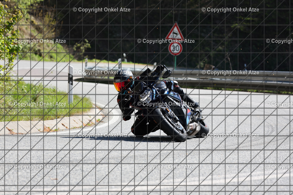 IMG_7792 | Fotograf am Kyffhäuser. Onkel Atze. Kyffhäuser Rennstrecke. Café36. Motorsportfotografie. - Realisiert mit Pictrs.com