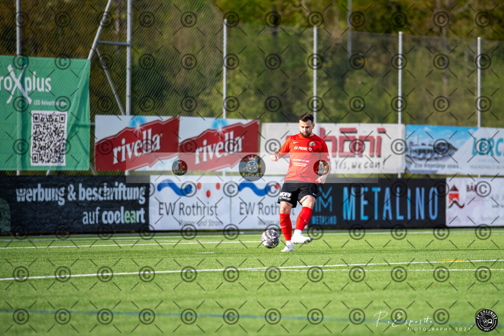 20240427_FC-Rothrist 1 vs FC Windisch_204 | Sport und Naturfotografie von Roberto Esposito zeigt echte Momente Bewegung und die Schönheit der Natur. Ausdrucksstarke Bilder schaffen Emotionen.