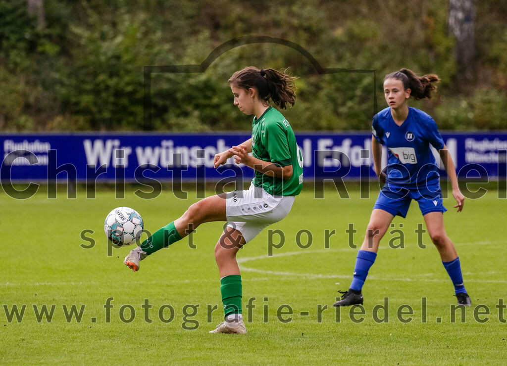 2023-10-07_022_FC_Forstern_gegen_Karlsruher_SC | Forstern, Deutschland, 07.10.2023:
Fußball, B-Juniorinnen-Bundesliga Süd 2023 / 2024, 4. Spieltag, FC Forstern gegen Karlsruher SC, Endergebnis: 1:1

Sarah Britzke (FC Forstern, #6)

Foto: Christian Riedel / fotografie-riedel.net