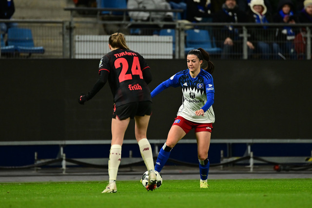 Fußball I Frauen I Saison 2025-2026 I DFB-Pokal I Achtelfinale I Hamburger SV - Bayer 04 Leverkusen I 18646 | Der Sportfotograf. - Realisiert mit Pictrs.com