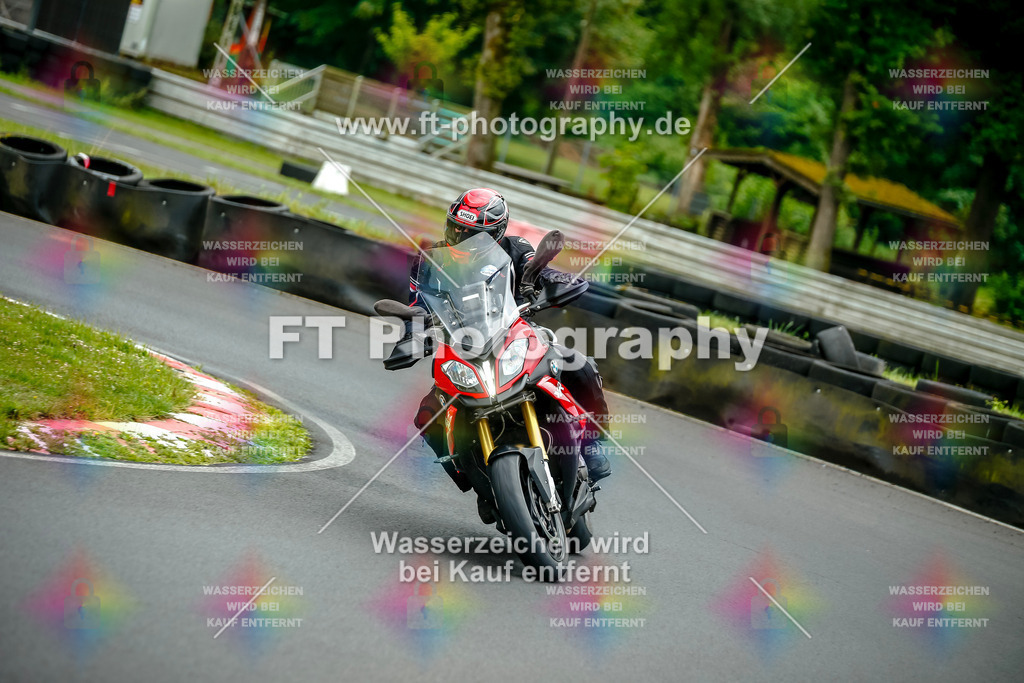 VBK-3870 | Hier findet Ihr Bilder von Touristenfahrten auf der Nürburgring Nordschleife oder von anderen Veranstaltungen die ich besucht habe. Viel Spass beim Durch Schauen 