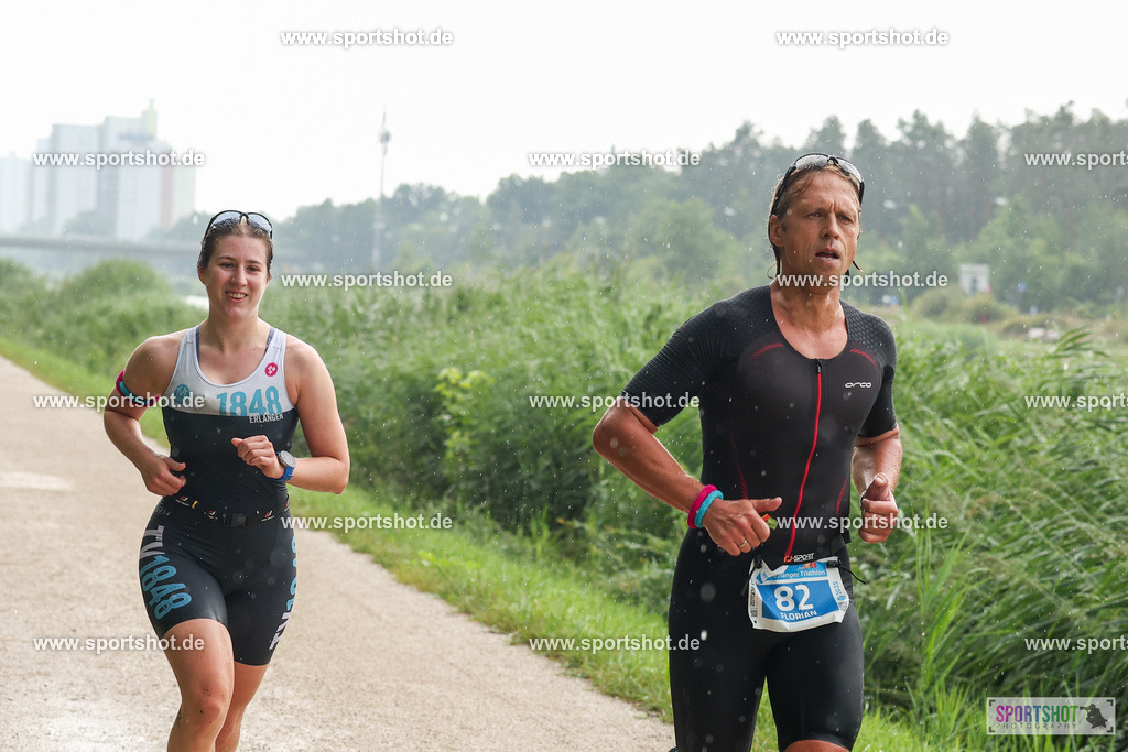 LUR_1420 | 34. M-net Erlanger Triathlon 2025 #erlangertriathlon  #mnettriathlon2025 #mnettriathlon #team #olympischedistanz #mitteldistanz #triathlon #maindonaukanal  #erlangertriathlon2025 #yourpictrs #tv1848 #tv1848erlangen  #triathlonbayern #sportinerlangen #demsportverbunden #sportshot_your_pictrs Copyright: www.sportshot.de