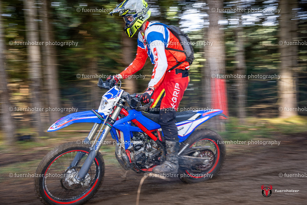 fuernholzer_251026-C1-164 | Fotografische Impressionen von der Red Stag Enduro Extreme by fuernholzer-photography.com. Endurosport in Österreich fotografisch festgehalten von fuernholzer. Auftragsfotografie für Private, Gewerbefotos und Industriefotografie. Eventfotografie, Sportfotografie und Motorsportfotografie. Anbieter von Fotoworkshops, Fototraining, fotografischen Vorträgen und Fotoseminaren.