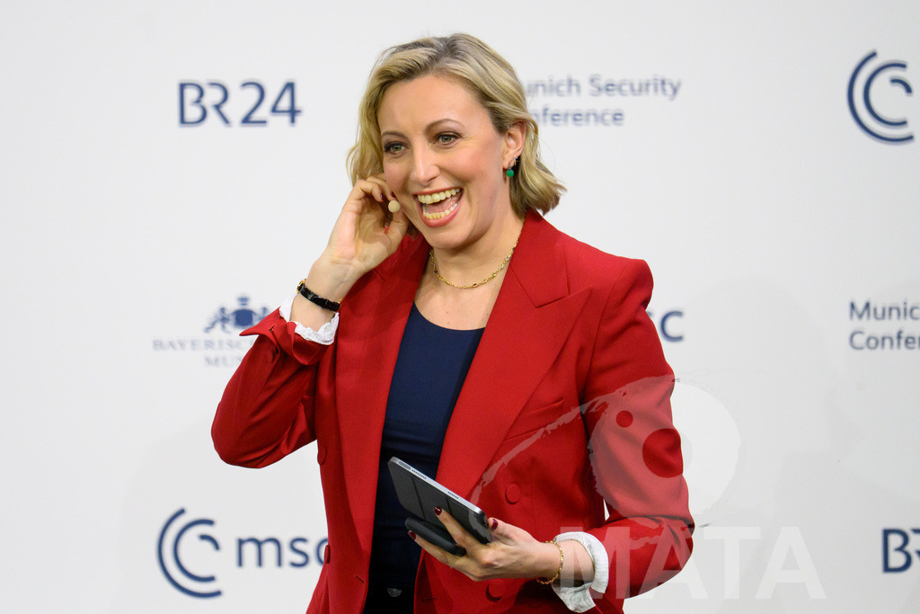 _DWA5887 | MATA IndoCon - Realisiert mit Pictrs.com