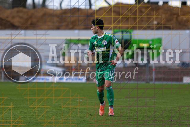 28.03.2026 GER, Fussball, Herren, Niederrhein Pokal Halbfinale, Saison 2025/2026, 1. FC Bocholt - MSV Duisburg | Mert Göckan (MSV Duisburg) schaut 