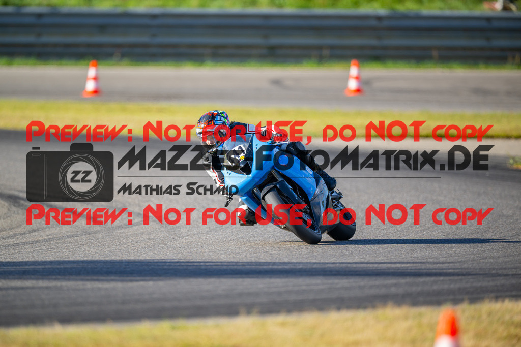MaZZes-Fotomatrix-20260918-703162 | GELB
