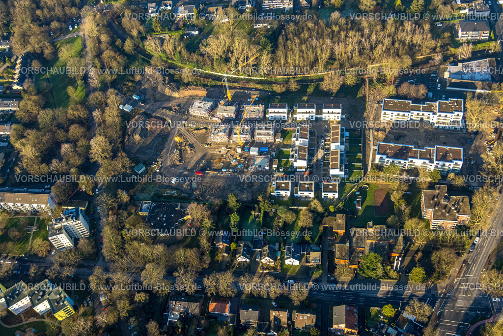 Duisburg241202280 | Luftbild, Zur Alten Ziegelei Neubau Wohngebiet An der Zechenbahn, Neues Wohnquartier zwischen Schwarzer Weg, Uettelsheimer Weg und Halener Straße, ehemaliger Sportplatz, Alt-Homberg, Duisburg, Ruhrgebiet, Nordrhein-Westfalen, Deutschland