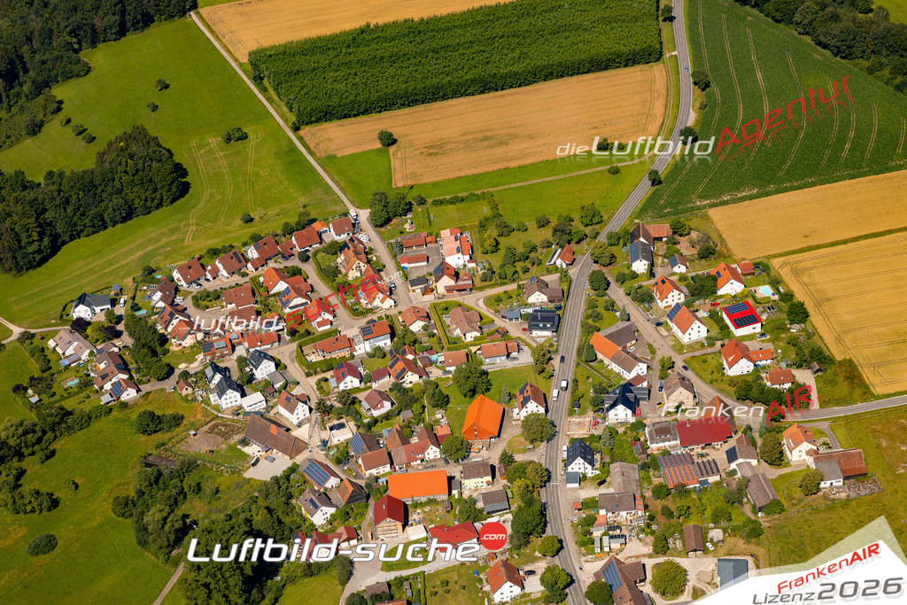 Das Luftbild zeigt : Bergbronn Kreßberg - Die Luftaufnahme wurde 2024 vom UL-Flugzeug aus erstellt ( keine Drohne ) - Hochauflösende Luftaufnahme - Für grossformatige Ausdrucke geeignet. Die Geschenkidee !Mit Lizenz und Bildrechte bestellbar