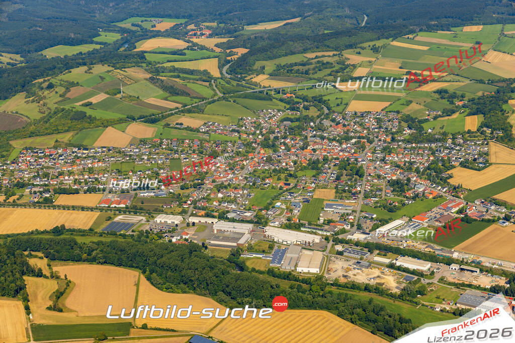 Scherfede Warburg Bild- Das Luftbild wurde 2025 vom UL-Flugzeug heraus erstellt ( keine Drohne bzw. Drohnenaufnahme ) - Hochauflösende Luftaufnahme -Nicht vergleichbar mit Google Maps oder Satelittenbilder- Die Geschenkidee !Mit Lizenz und Bildrechte bestellbar - CC