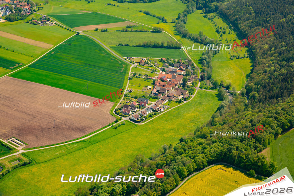 Das Luftbild zeigt : Nickersfelden Bad Bocklet - Die Luftaufnahme wurde 2024 vom UL-Flugzeug aus erstellt ( keine Drohne ) - Hochauflösende Luftaufnahme - Für grossformatige Ausdrucke geeignet. Die Geschenkidee !Mit Lizenz und Bildrechte bestellbar