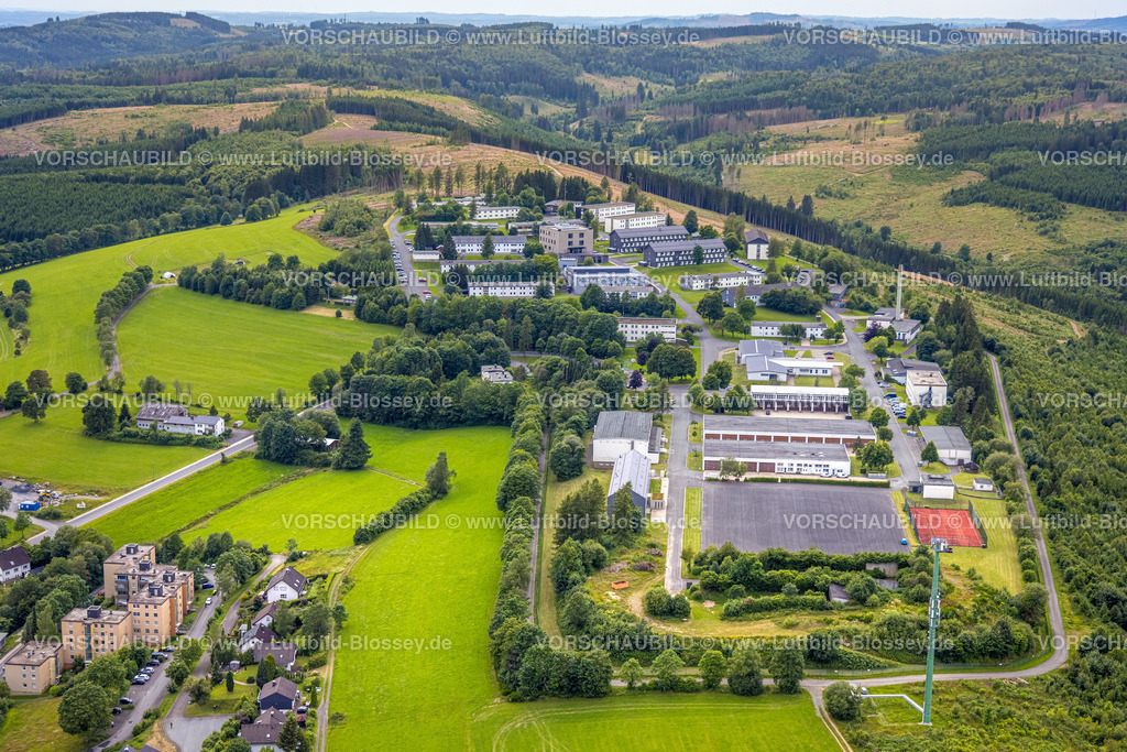 Erndtebrueck240709791 | Luftbild, Gelände der Hachenberg-Kaserne, Waldgebiet mit Waldschäden, Rothaarsteig, Erndtebrück, Kreis Siegen-Wittgenstein, Nordrhein-Westfalen, Deutschland