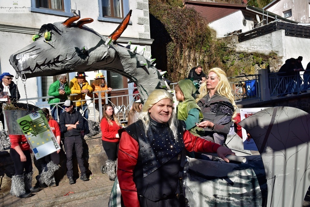 FaMoUmzug-057-RA | Fotoblog Schwarzwald, Foto Blog Wiesental, Pfaffenberg, Winterzauber, Zeller Bergland, Zell im Wiesental, Fotoblog Wiesental, Landschaftsfotos, Bilder Wiesental, Natur, Naturbilder, Fastnacht, Zeller Fastnacht, Zeller Fasnacht, Zeller Bergland, Belchen, - Realisiert mit Pictrs.com