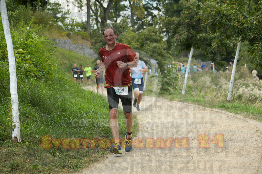 250824_1349_EX1_3805 | Sportfotografie im Rhein-Sieg Kreis, Köln, Bonn, NRW, Rheinland Pfalz, Hessen, etc. Unser Tätigkeitsfeld umfasst den Laufsport vom Volkslauf über den Marathon, Duathlon, Triathon bis zum Ultralauf wie Kölnpfad Ultra oder Schindertrail.