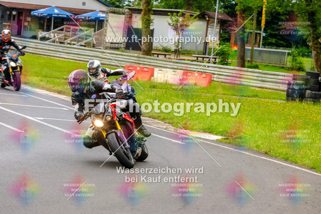 VBK-7837 | Hier findet Ihr Bilder von Touristenfahrten auf der Nürburgring Nordschleife oder von anderen Veranstaltungen die ich besucht habe. Viel Spass beim Durch Schauen 