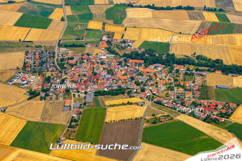 Aktuelles Luftbild von  Weigenheim - Die Luftaufnahme wurde 2022 mittels UL-Flugzeug erstellt ( keine Drohne ) - hochauflösende Kamera-Systeme von  Canon -Beste Qualität - Für grossformatige Ausdrucke geeignet. Die Geschenkidee !