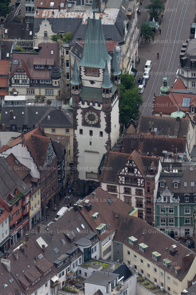 4032887 | Das Martinstor in der Kaiser-Joseph-Straße gehört zur mittelalterlichen Stadtbefestigung von Freiburg im Breisgau.