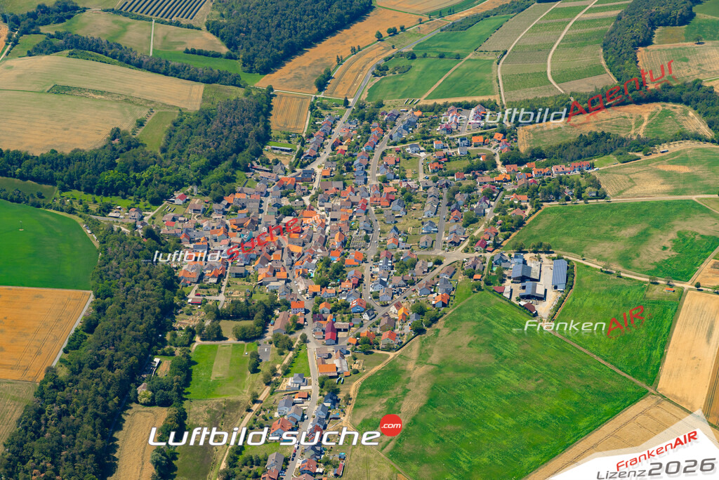 Das Luftbild zeigt : Tiefenthal Erlenbach bei Marktheidenfeld - Die Luftaufnahme wurde 2023 vom UL-Flugzeug aus erstellt ( keine Drohne ) - Hochauflösende Luftaufnahme - Für grossformatige Ausdrucke geeignet. Die Geschenkidee !Mit Lizenz und Bildrechte bestellbar