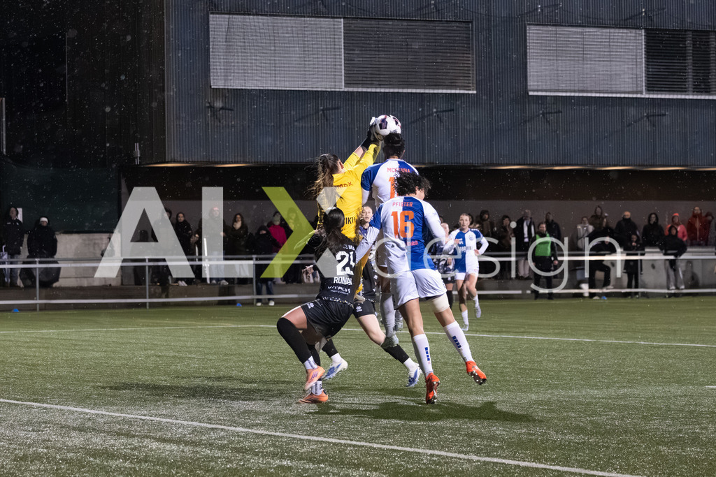 Fußball I Frauen I Saison 2025-2026 I AXA Women's Super League | Women I 14. Spieltag I Grasshoppers Club Zürich - FC Luzern I 14.02.2026 | 1 Lea Kramoviku (CH) (FC Luzern) – Tor - Realisiert mit Pictrs.com