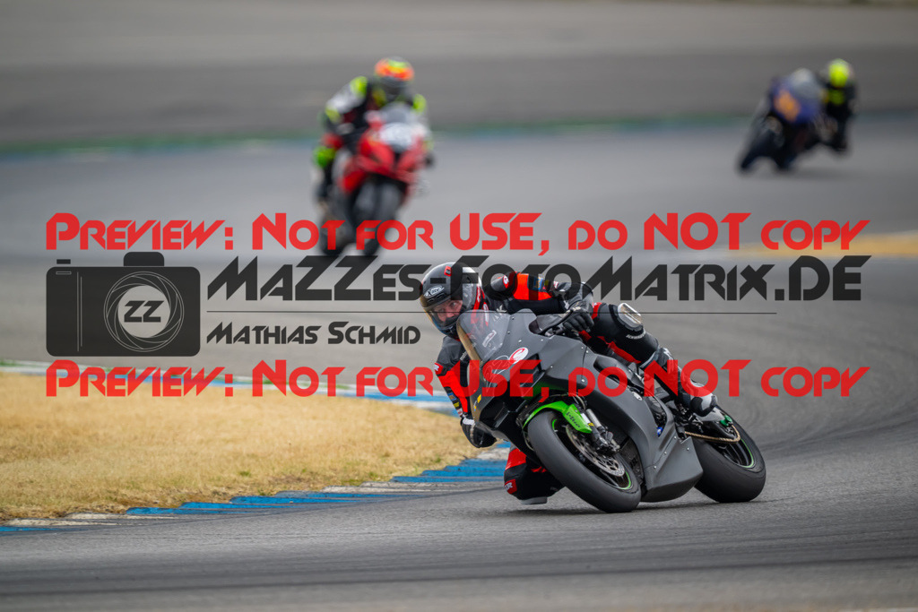 MaZZes-Fotomatrix-20260809-580122 | R1
