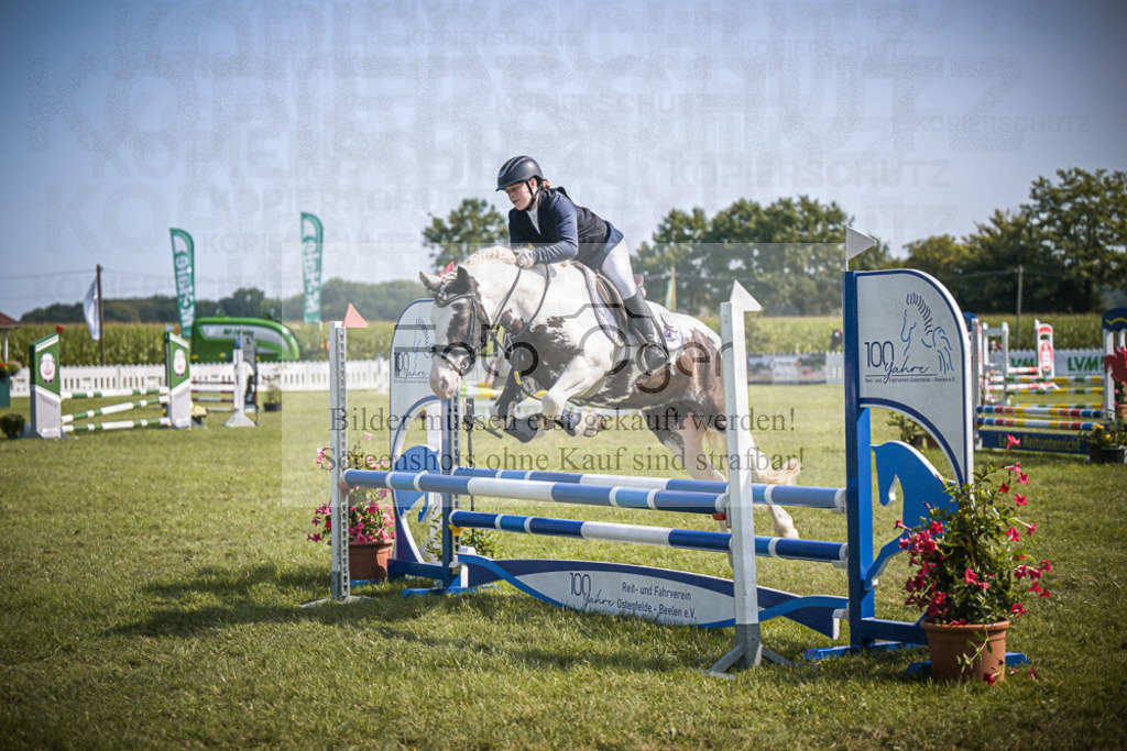 DOS_2842 | Entdecke hochwertige Reitturnierfotos von Foto Oger. Professionell, emotional und authentisch – jetzt Lieblingsmomente im Shop bestellen.Deutschlandweite Turnierfotografie. - Realisiert mit Pictrs.com