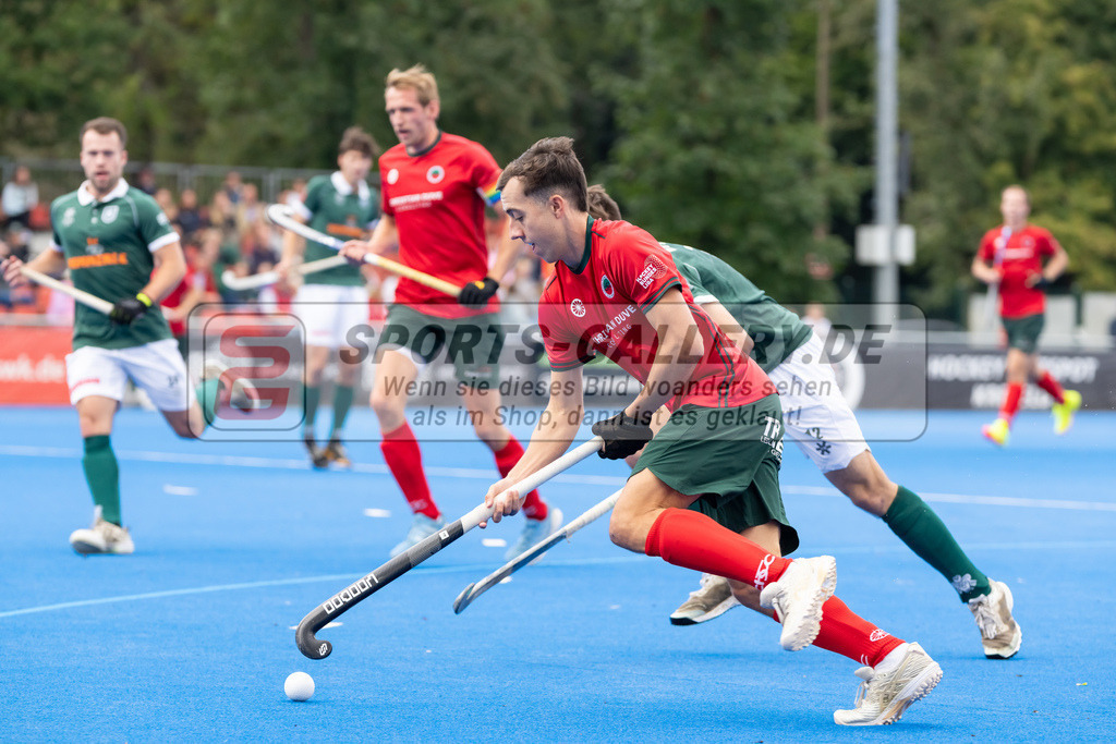 HK_20240915_106456 | 1. Bundesliga Herren Crefelder HTC - Uhlenhorst Mülheim am 15.9.2024 Crefelder HTC , CHTC, Krefeld , Sharp Lachlan ( Crefelder HTC #9 ) , Niklas Enaux ( Uhlenhorst Mülheim #12 )