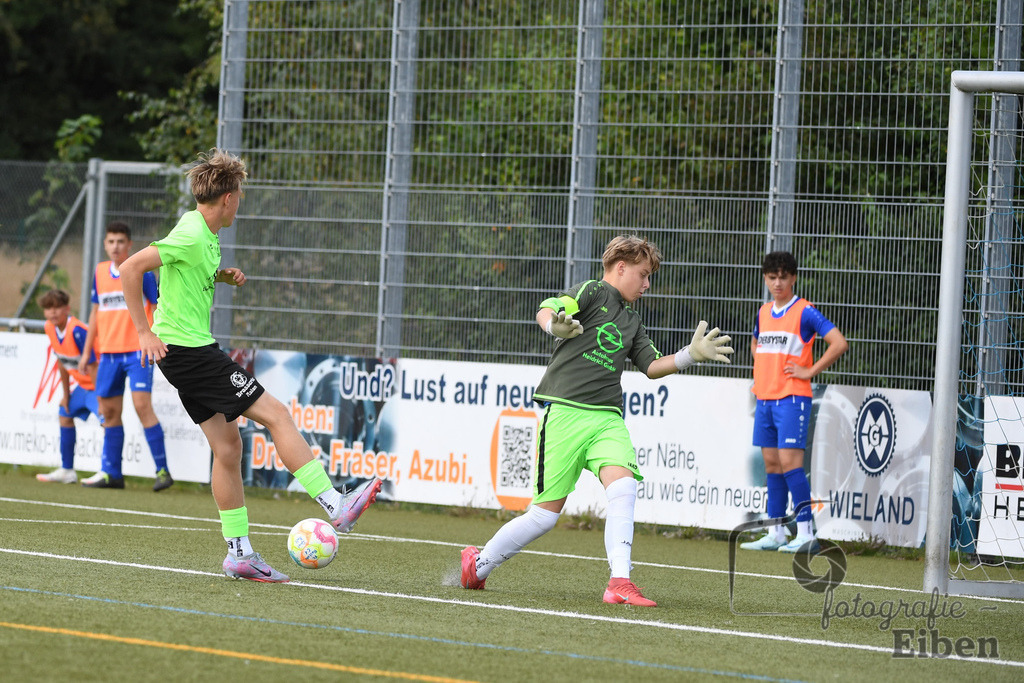 FC Rastede-JFV Edewecht | C-Jugend Landesliga; FC Rastede (blau)-JFV Edewecht (grün) am 16.08.2025 in Rastede (Sportanlage Köttersweg), Photo: Philip Eiben 2025 - Realisiert mit Pictrs.com