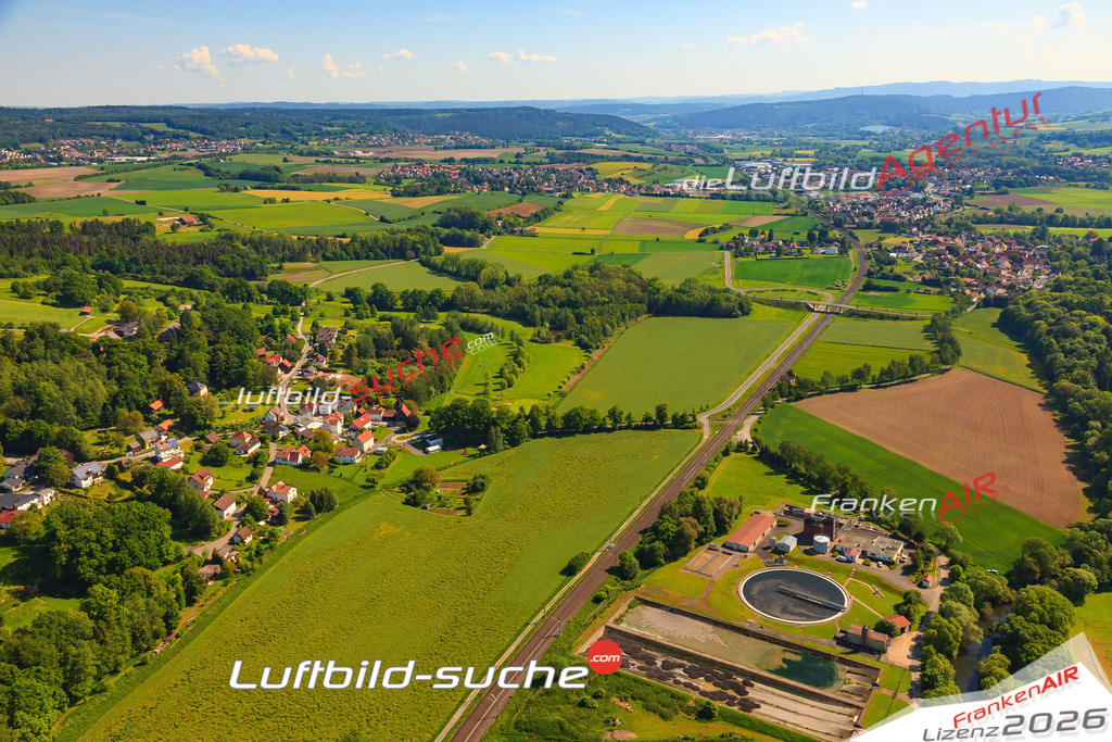 Die Luftaufnahme Oberlangenstadt - Küps wurde vom UL-Flugzeug (keine Drohne) aus fotografiert.Hohe Druck- Auflösung-die Geschenkidee!