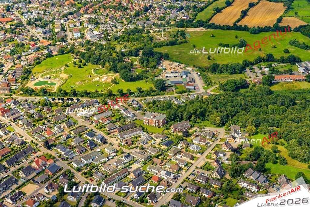 Vs Google Maps Grömitz - Die Luftaufnahme wurde 2025 vom UL-Flugzeug heraus erstellt ( keine Drohnenaufnahme ) - Hochauflösende Luftaufnahme - für Wandbilder und großformatige Ausdrucke geeignet. Das besondere Geschenk!Hier alle&nbsp;Infos zur Lizenzierung der LuftaufnahmeWir fliegen auch dieses Jahr wieder in Ihre Region um Luftbilder zu erstellen.- Luftbild anfragen