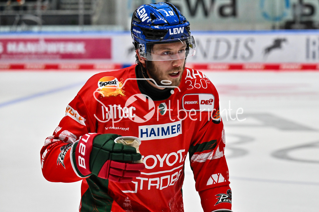 Augsburger Panther - Kölner Haie | Jubel der Panther nach dem Treffer zum 3-2 durch Riley DAMIANI (Augsburger Panther #19) / Tor / Torschuetze / Freude / Happy / DEL: Augsburger Panther - Kölner Haie; Curt Frenzel Stadion am 26.09.2025